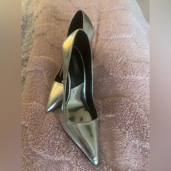 Zara Metallic Silver Pointed-Toe Pumps - Picture 3 of 4